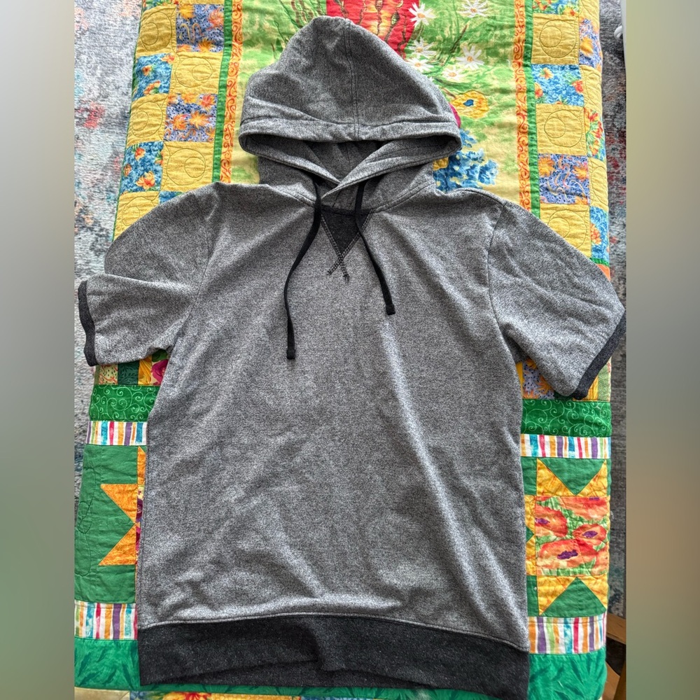 NWOT Brooklyn Cloth hooded T-shirt